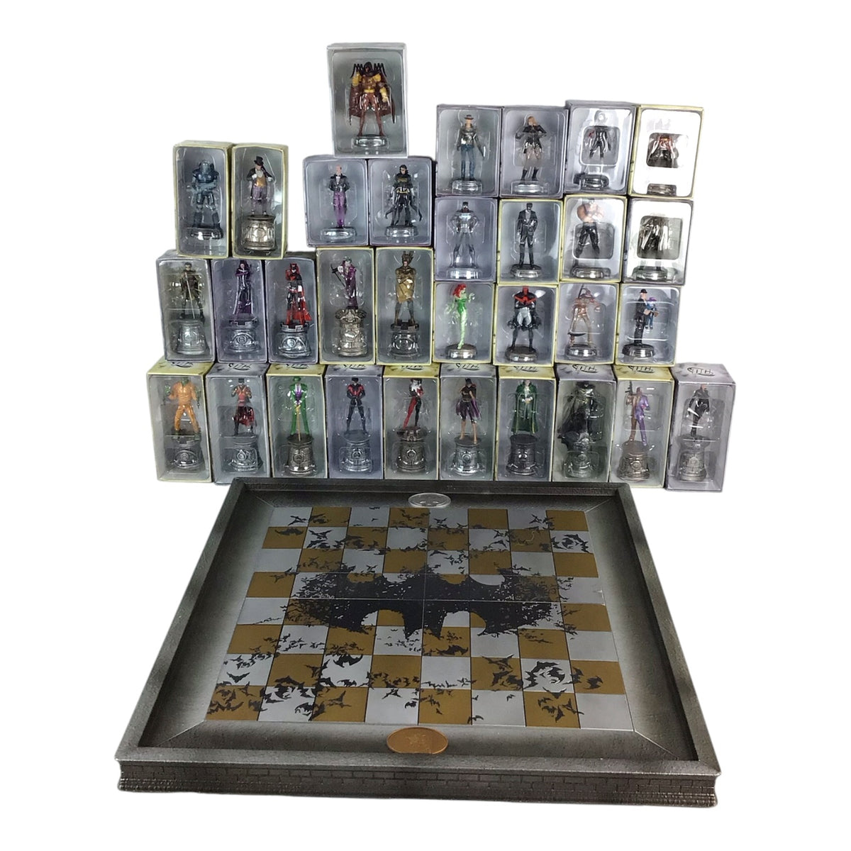 Eaglemoss DC Chess Set - Complete 32 Piece Set w/ Board & Booklets