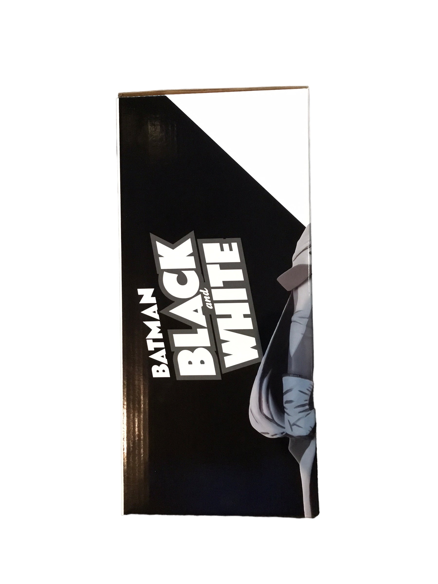 BATMAN BLACK & WHITE - BATMAN STATUE BY MIKE MIGNOLA - DC 2022