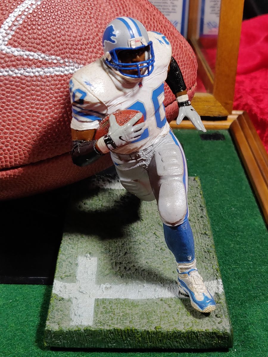 Barry Sanders Lions Autographed Game Ball in Shadowbox with Card and Figure