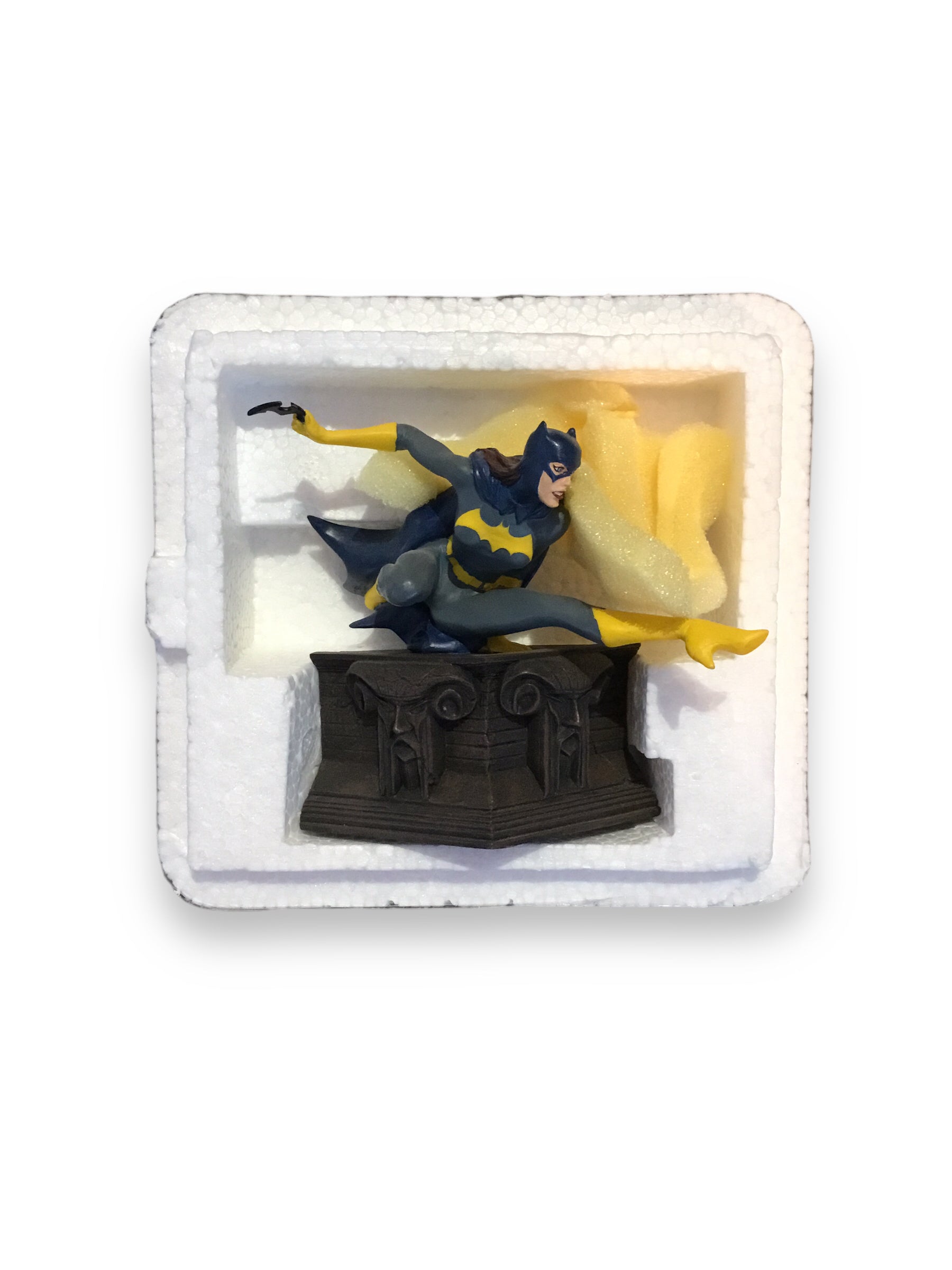 Batgirl Statue by Brian Stelfreeze - Cold Cast Porcelain - Direct 1999 - Limited 0422/3000