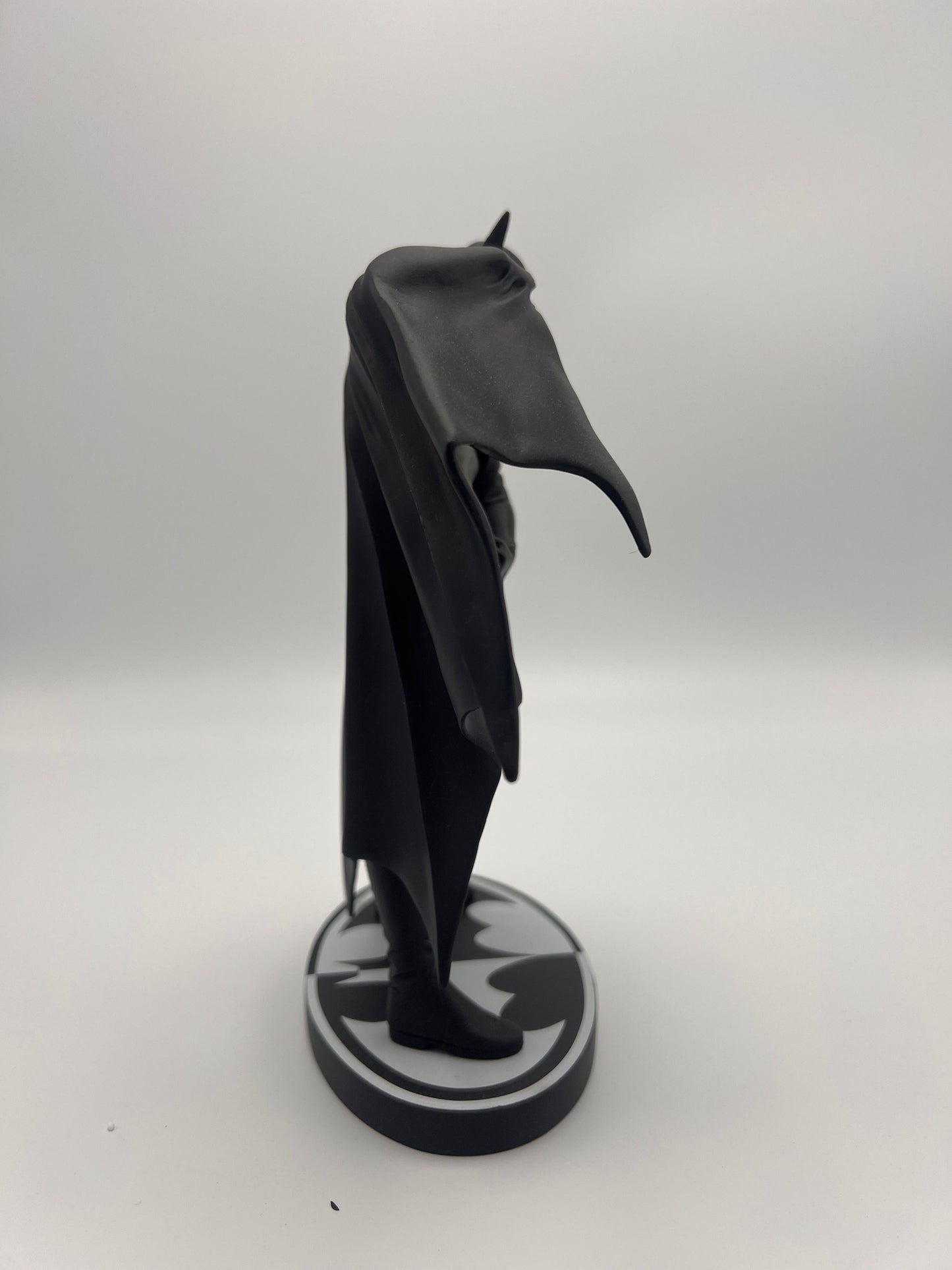 Batman Black and White - Alex Ross statue - DC Direct 0597 / 6000