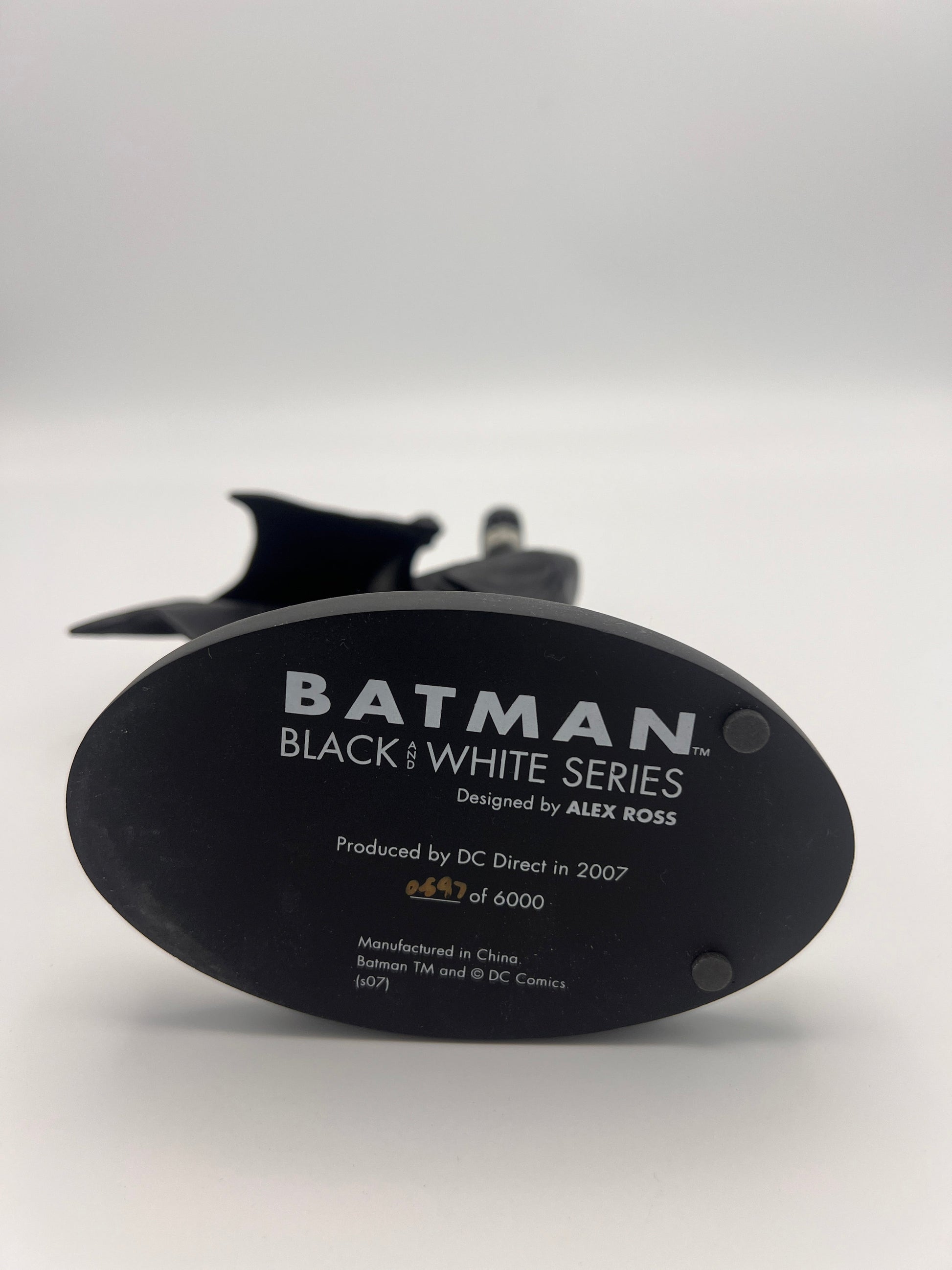 Batman Black and White - Alex Ross statue - DC Direct 0597 / 6000