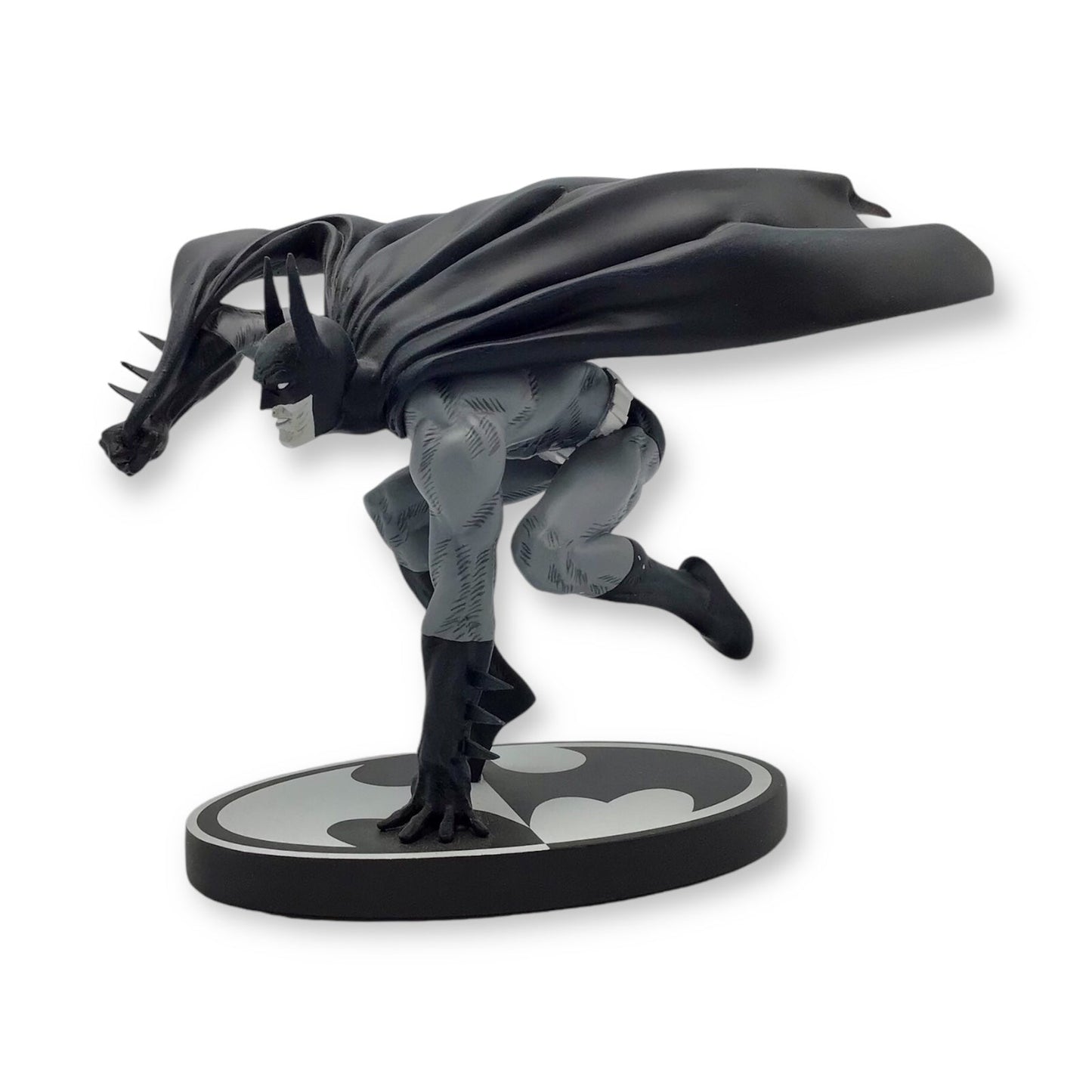 Batman: Black and White Statue by Joe Kubert - DC Direct 1572/3800 DC