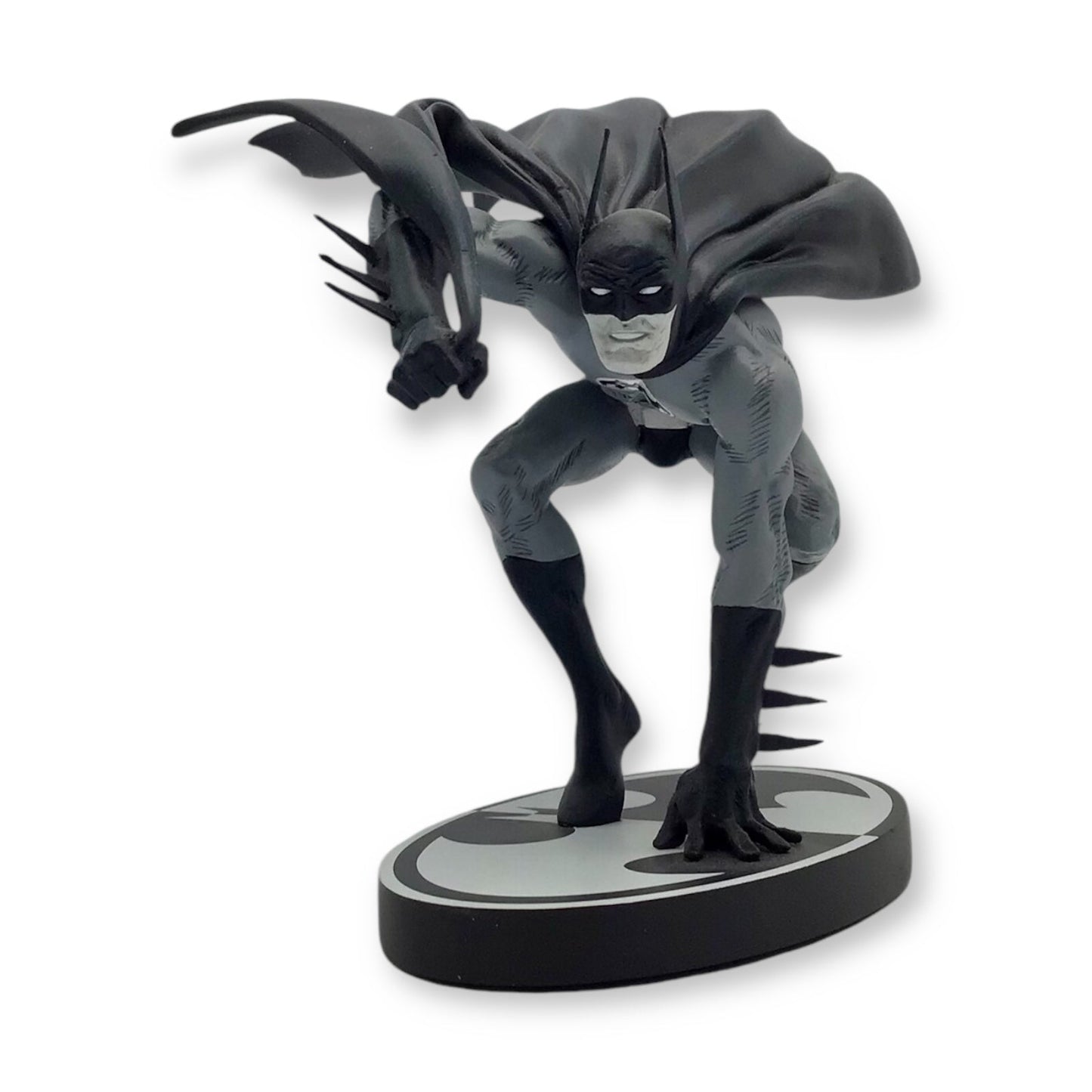 Batman: Black and White Statue by Joe Kubert - DC Direct 1572/3800 DC