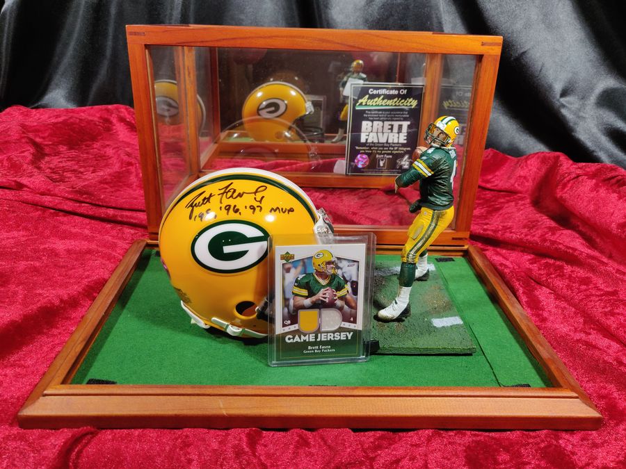Brett Favre Packers Signed Mini Helmet Shadowbox w/ Jersey Card & Figure
