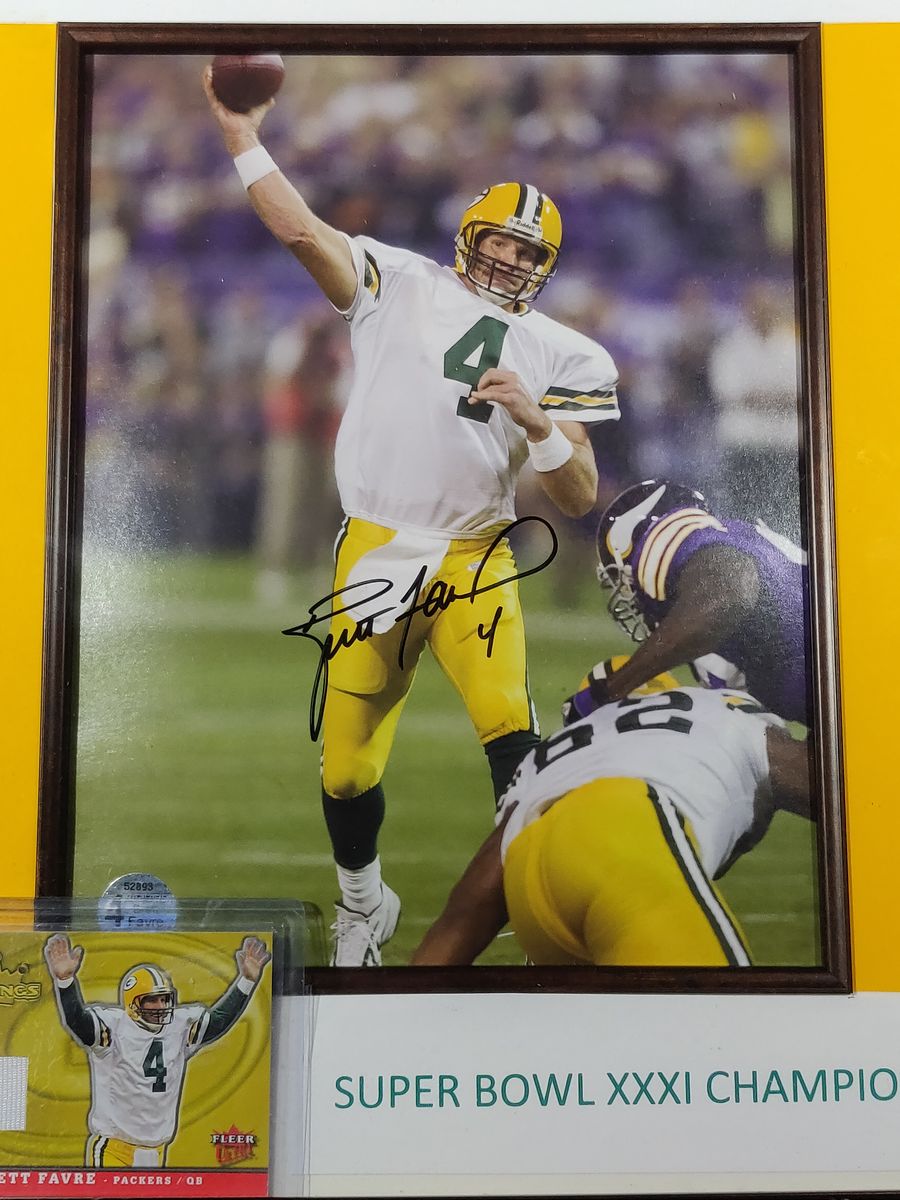 Brett Favre Signed 8x10 Framed Photo w/ Game-Worn Jersey Card Certified