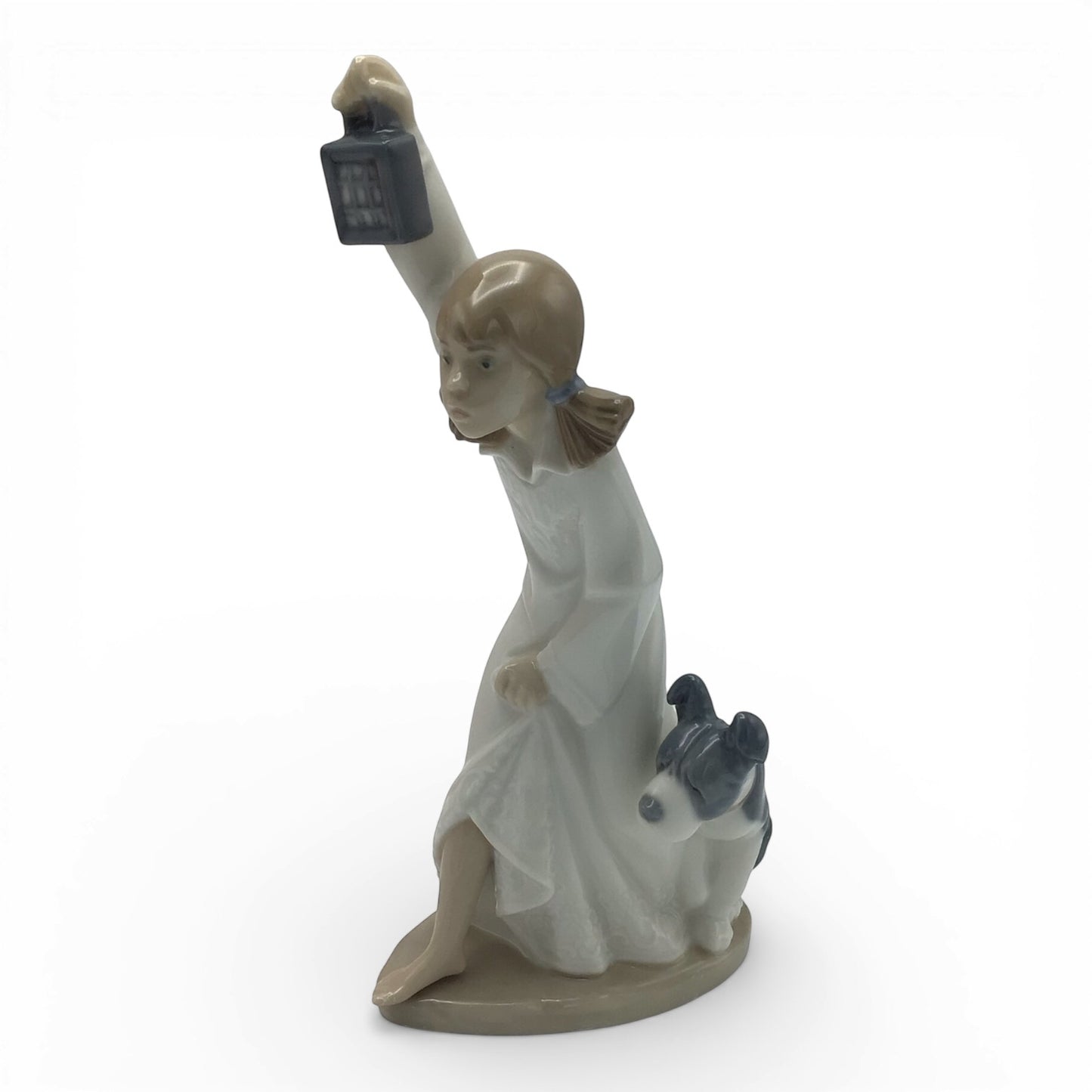 Camison Con Linterna 1111 Porcelain Figurine - NAO by Lladro Made in Spain