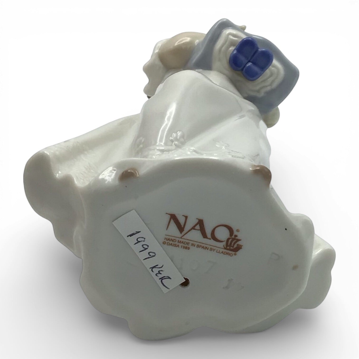 Camison Muneca 1107 Porcelain Figurine - NAO by Lladro Made in Spain