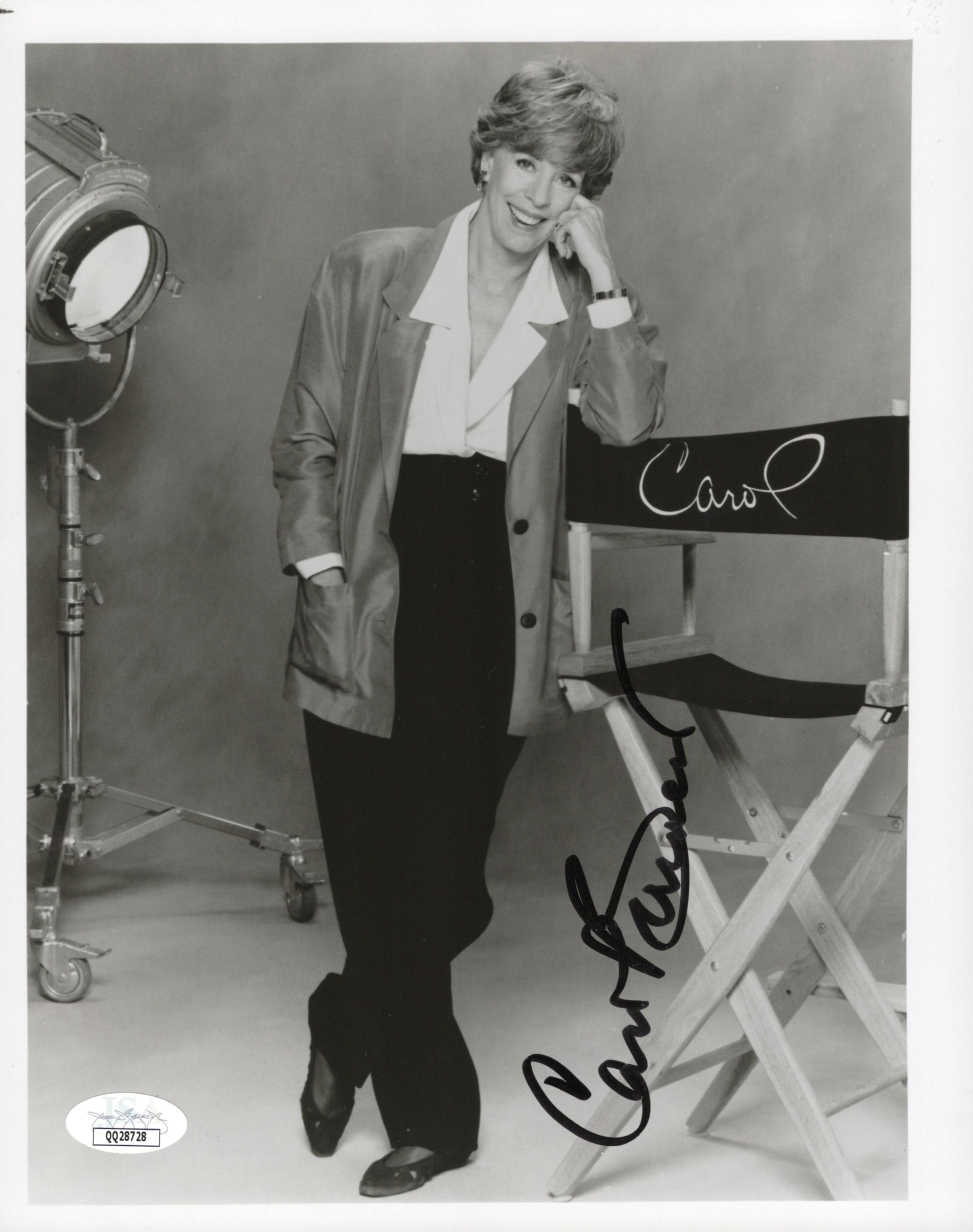 Carol Burnett Signed B&W Photo 8x10 JSA Certified Authentic QQ28728