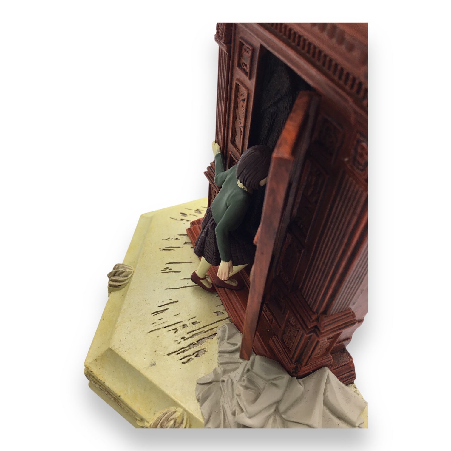 Chronicles of Narnia: The Lion, The Witch, and The Wardrobe Bookends