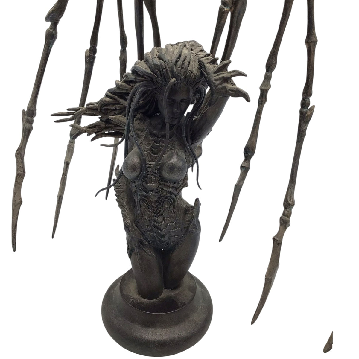 2011 Blizzard Employee Holiday Gift - Queen of Blades Exclusive Kerrigan Sculpt Statue