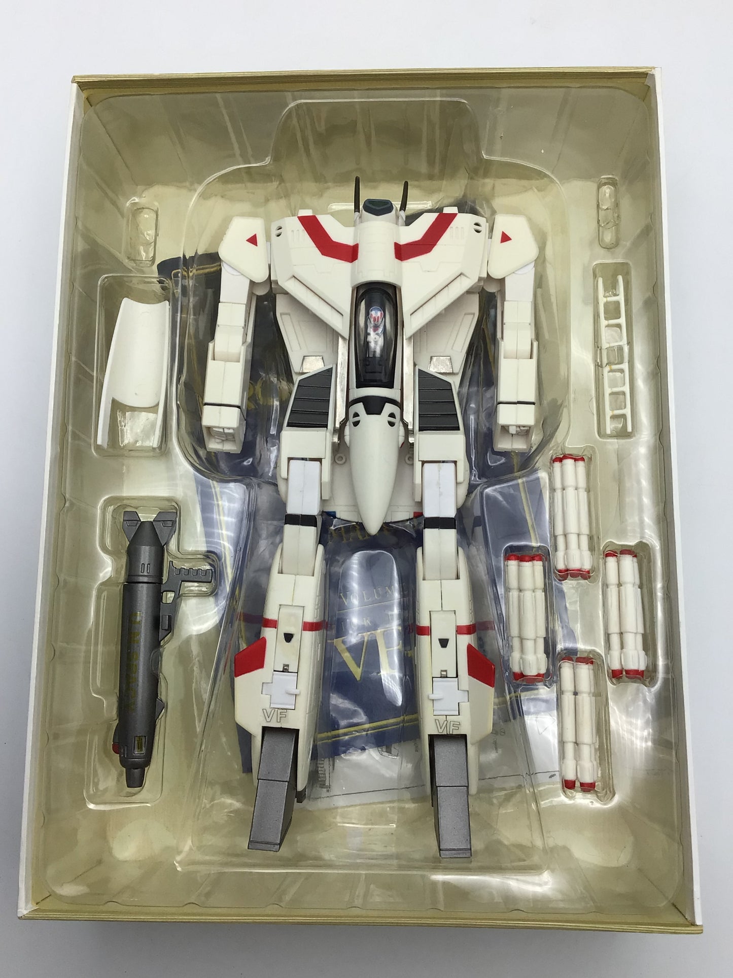 Toynami Robotech Masterpiece Collection Volume 1 VF-1J Veritech Fighter Figure