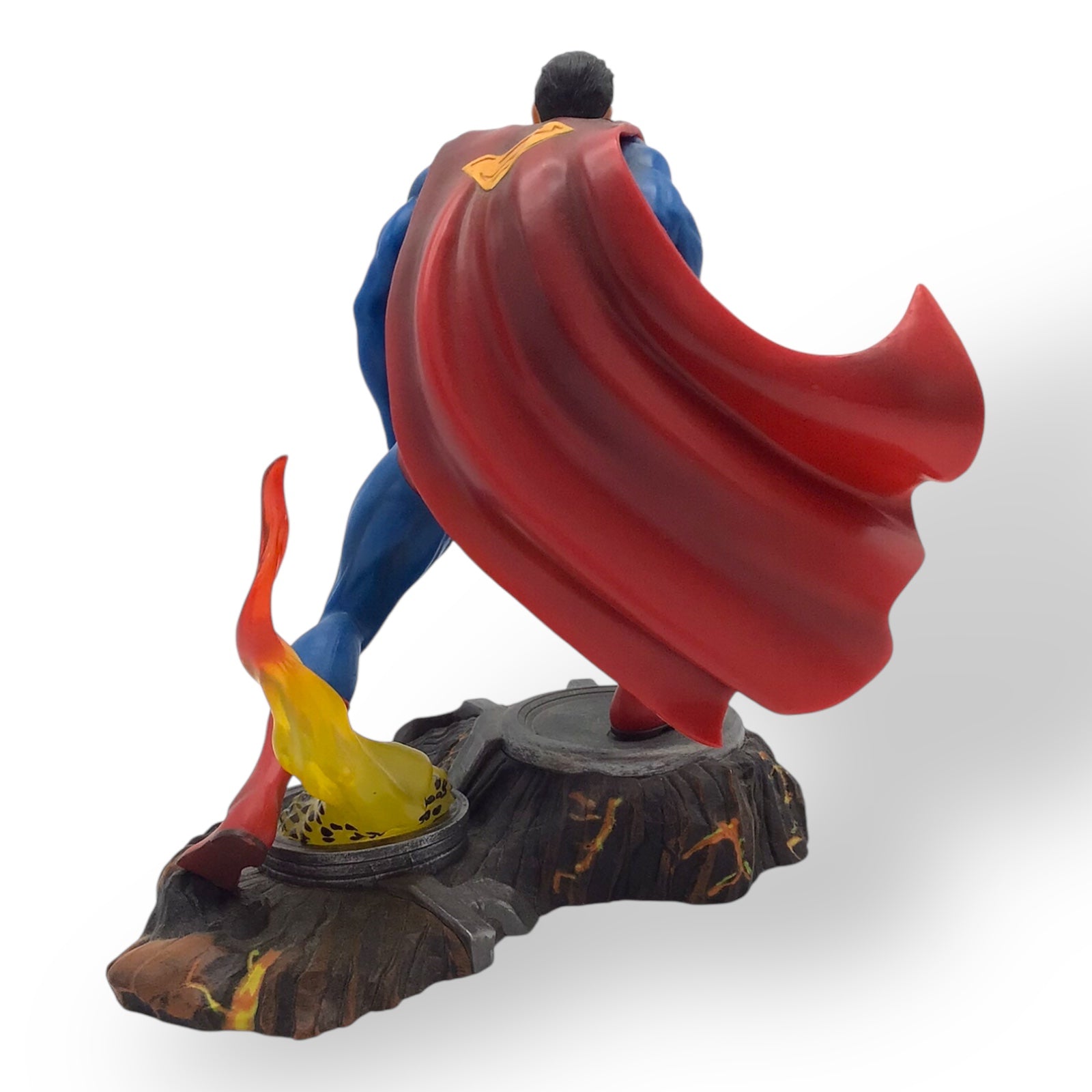 DC Superman 10-Inch Gallery PVC Diorama by Diamond Select Toys