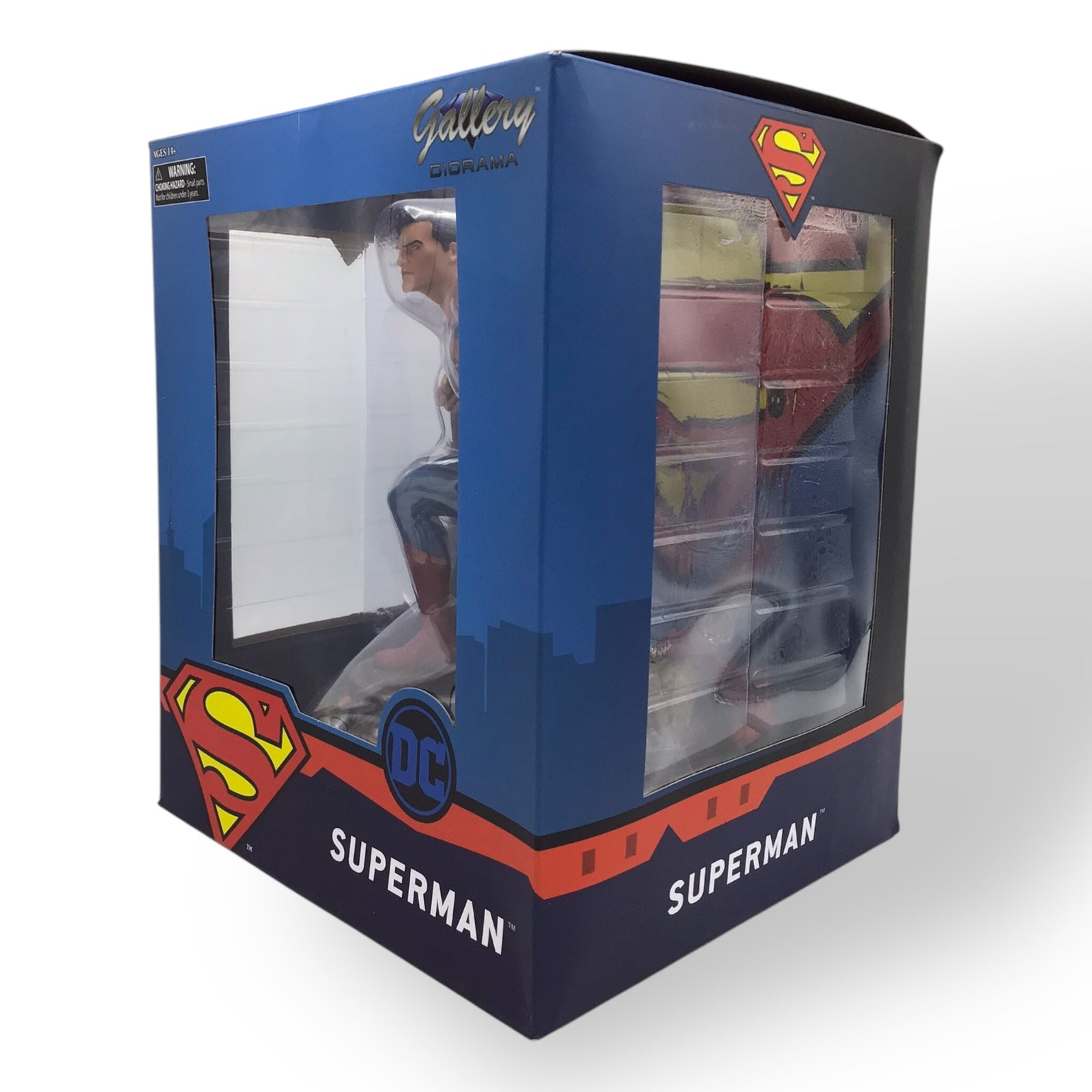 DC Superman 10-Inch Gallery PVC Diorama by Diamond Select Toys