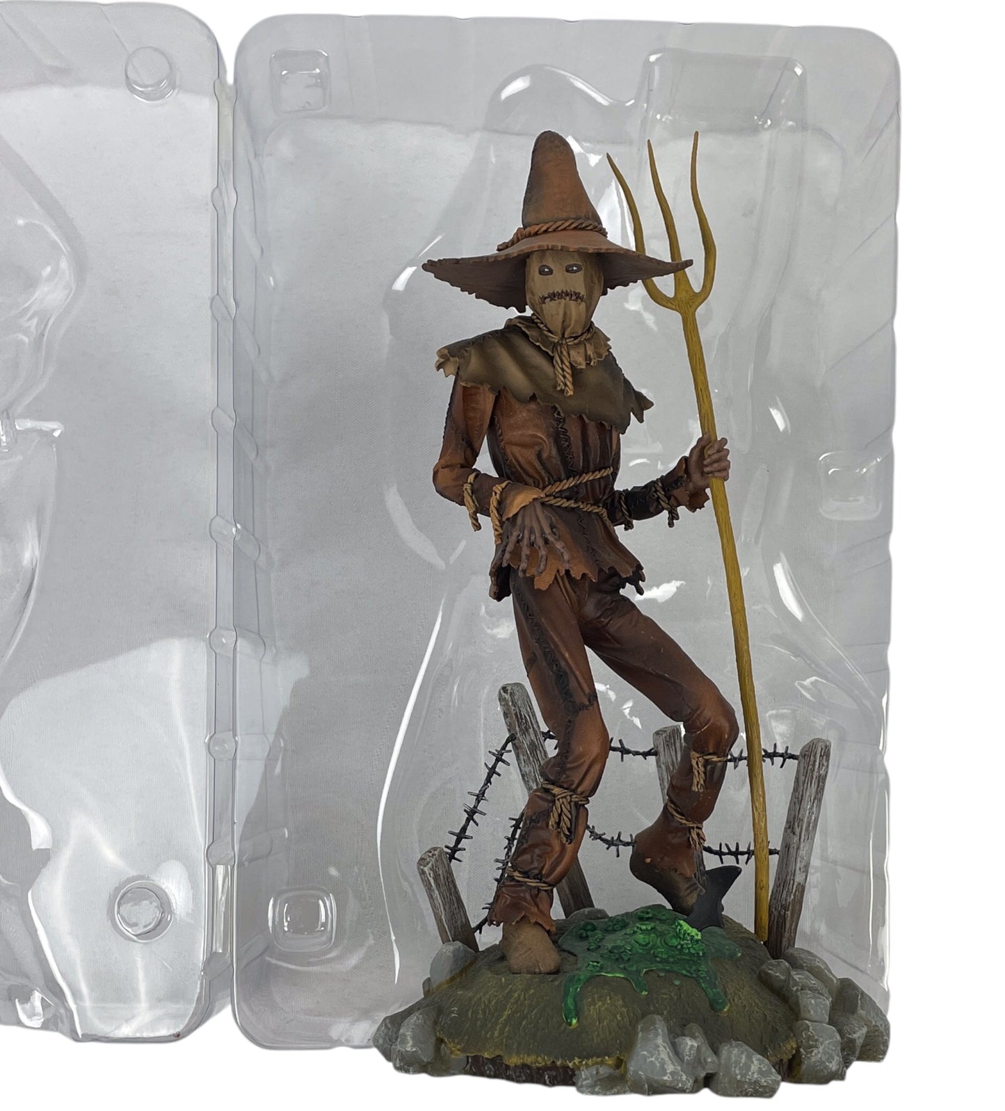 DIAMOND SELECT TOYS DC Gallery: Scarecrow PVC Figure, Multicolor