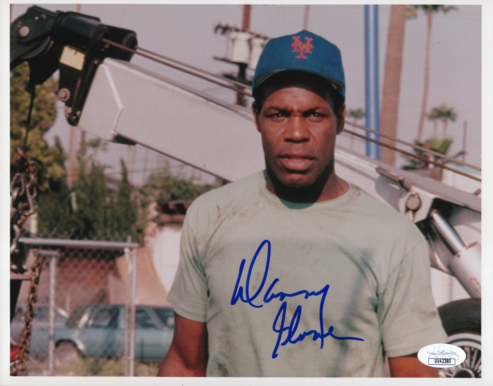 Danny Glover Signed Photo 8x10, Danny Glover Autograph in Lethal Weapon with NY Ball Cap, JSA and PSA Letter Double Certified Authentic UU42380