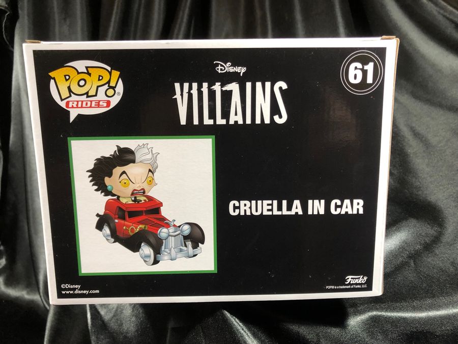 Funko pop best sale cruella in car