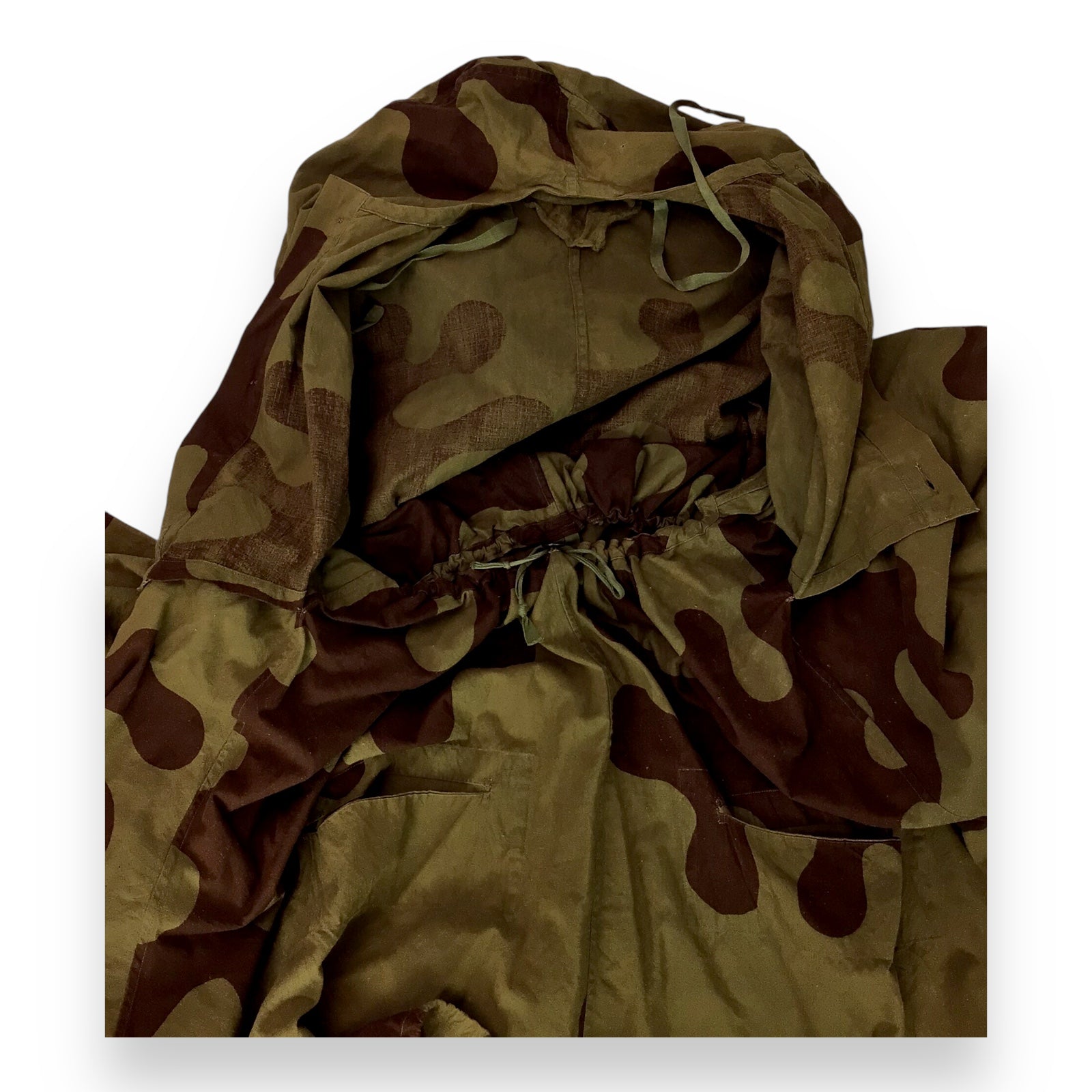 Extremely Rare WW2 Soviet Sniper Smock with Face Veil | Amoeba Camouflage | Museum Provenance