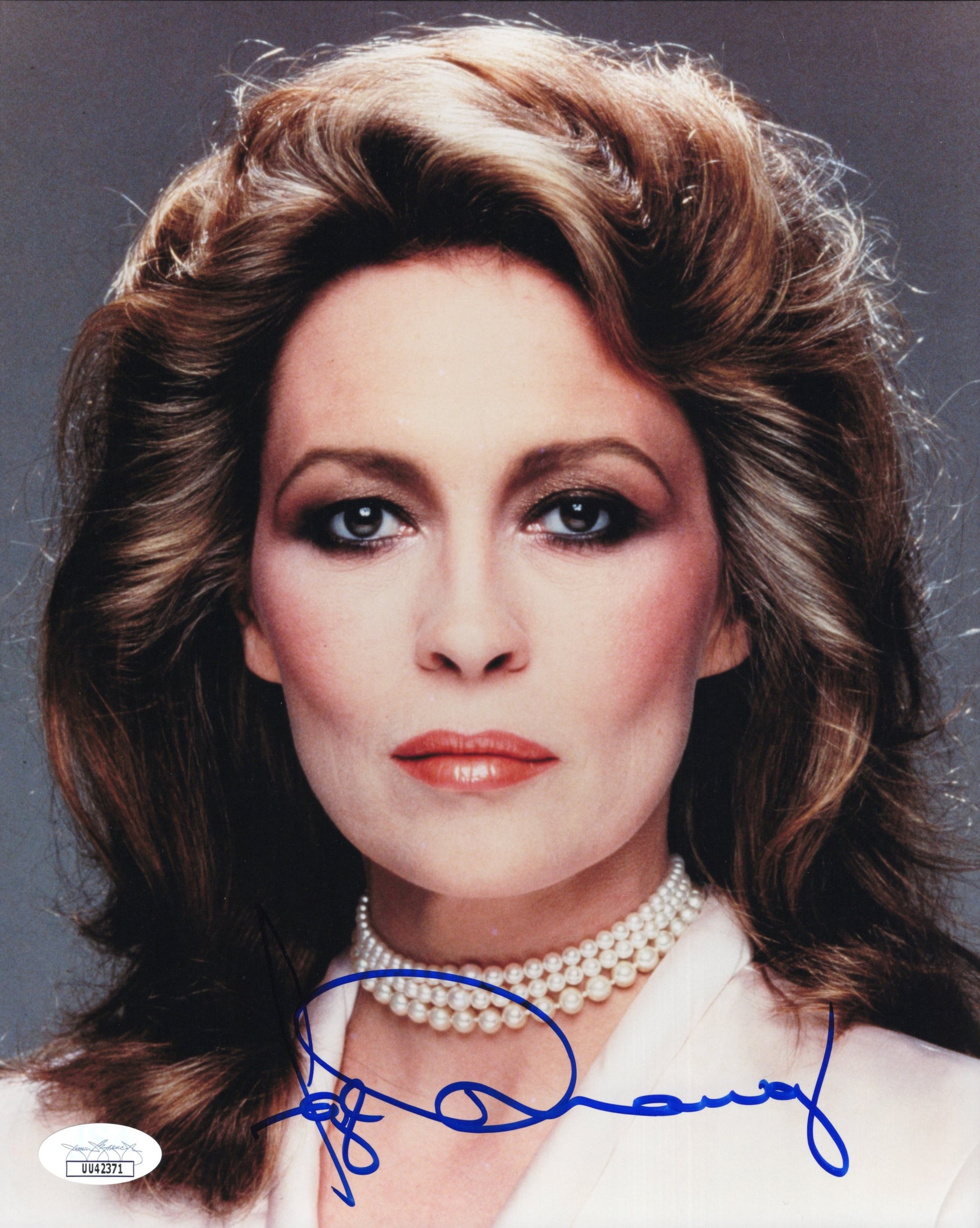 Faye Dunaway Signed Photo 8x10, Faye Dunaway Autograph from Bonnie & Clyde and Chinatown wearing White with Pearls, JSA and PSA Letter Double Certified Authentic UU42371