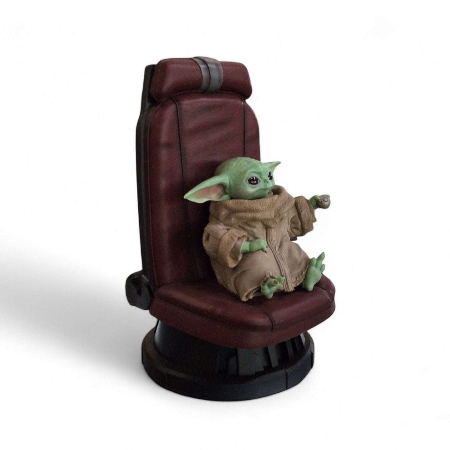 Gentle Giant The Mandalorian Grogu Statue 1:2 Scale Baby Yoda in Chair (5000)