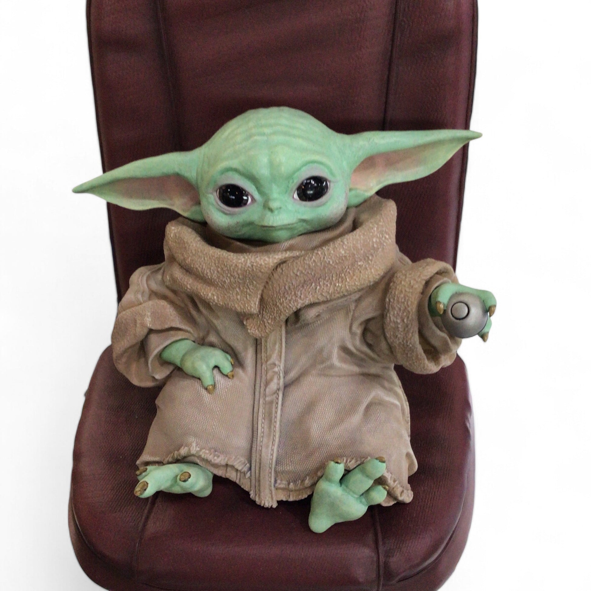 Gentle Giant The Mandalorian Grogu Statue 1:2 Scale Baby Yoda in Chair (5000)