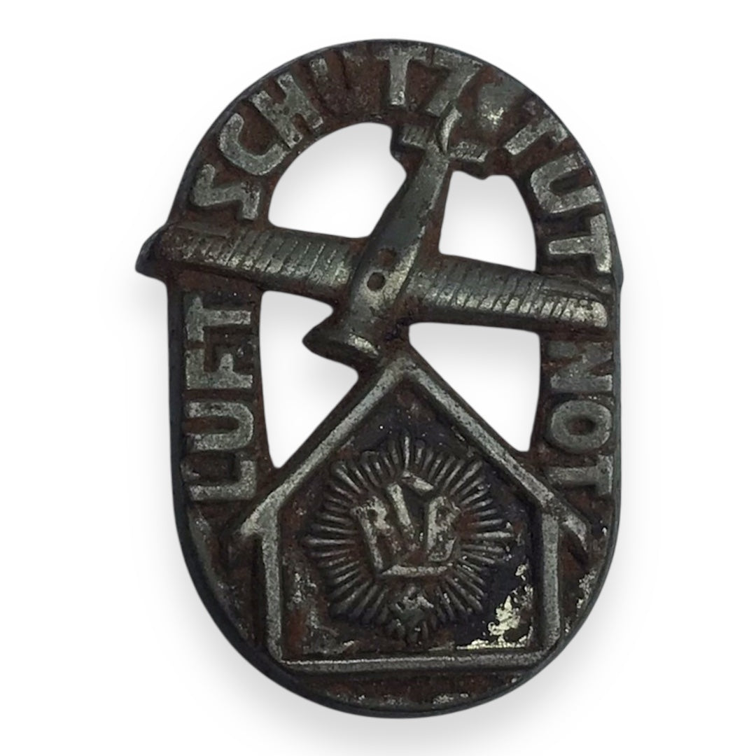 German RLB "Luftschutz Tut Not" Tinnie