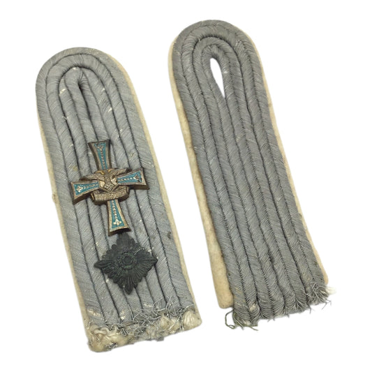German WW2 Infantry Officer Oberleutnant Shoulder Boards with Rare Stalingrad Cross | Hoch- und Deutschmeister