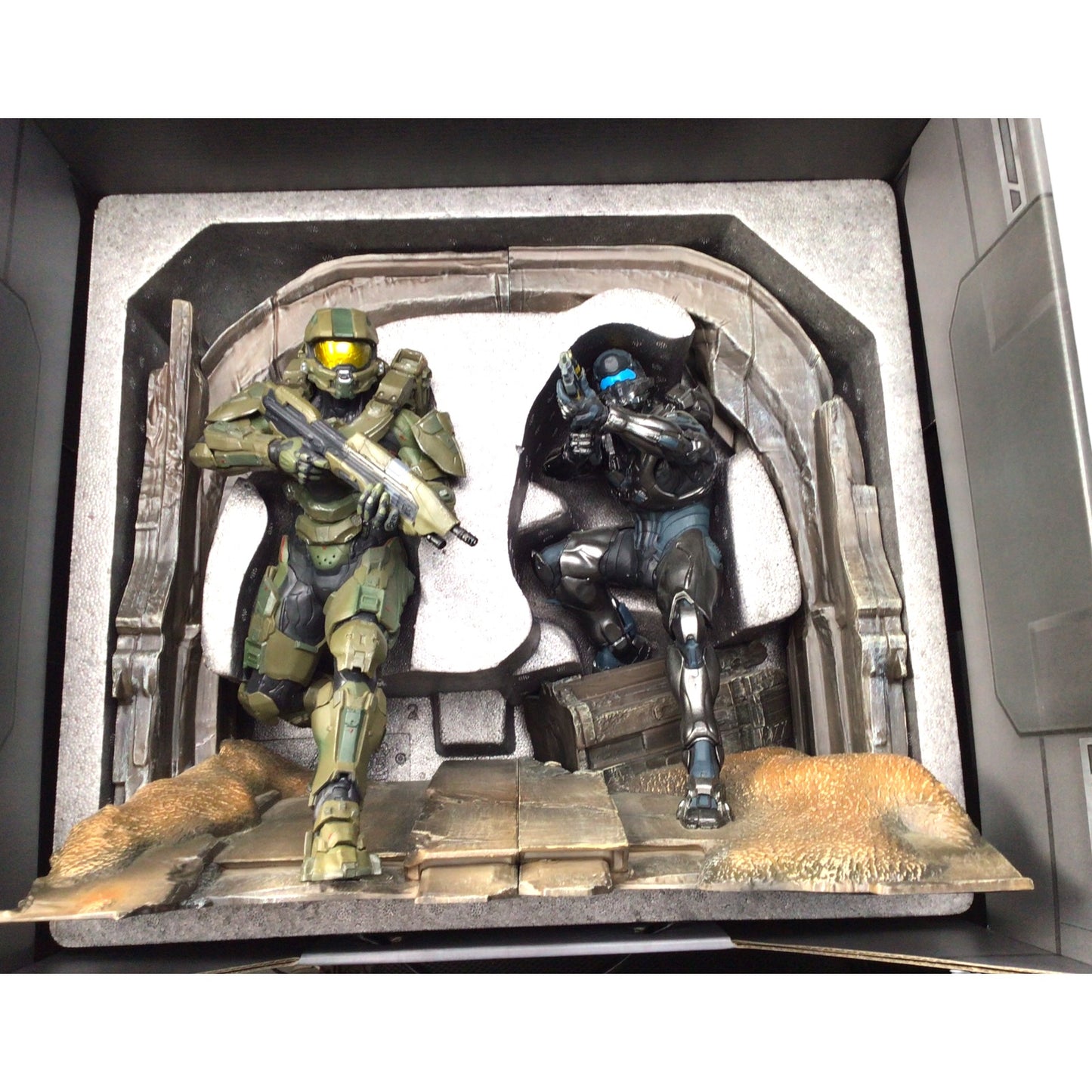 Halo 5: Guardians Collector’s Edition Set – Statues & Extras Only (No Game)