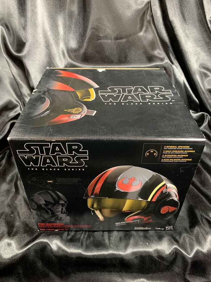 Hasbro Star Wars The Black Series Poe Dameron Electronic Helmet *READ