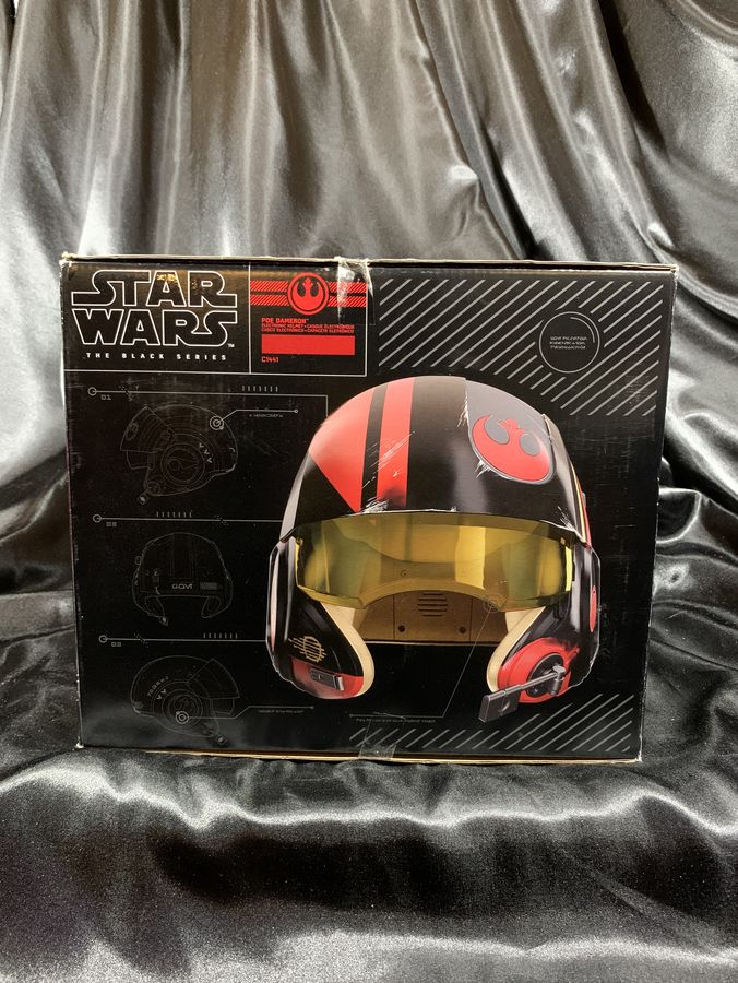 Hasbro Star Wars The Black Series Poe Dameron Electronic Helmet *READ