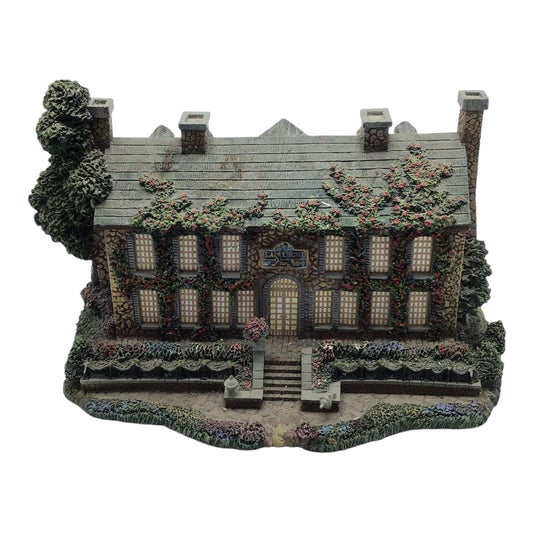 Hawthorne Village Lamplight Inn - Thomas Kinkade Lamplight Village