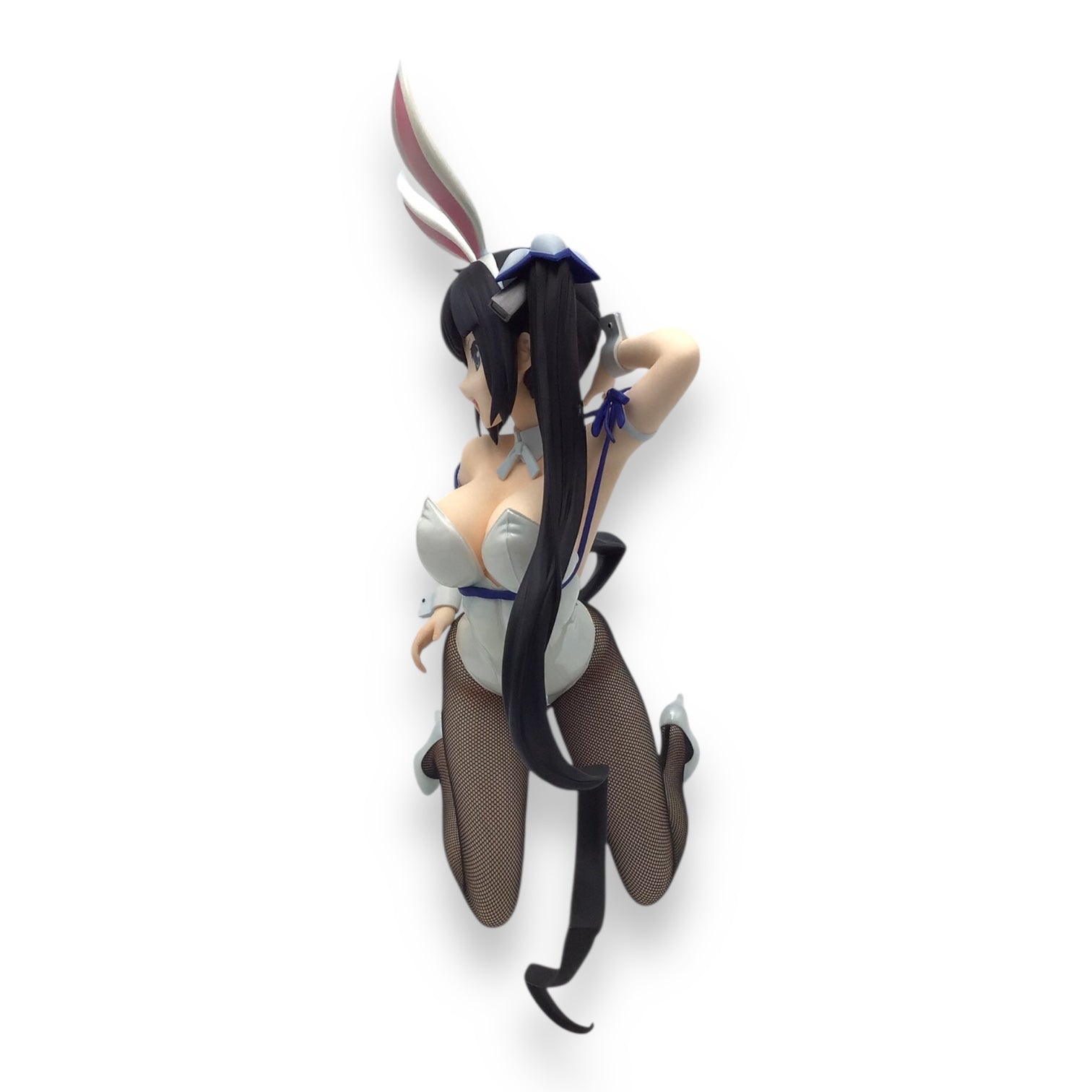 Hestia Bunny Version 1/4 Scale Figure - Is It Wrong to Try to Pick Up Girls in a Dungeon?
