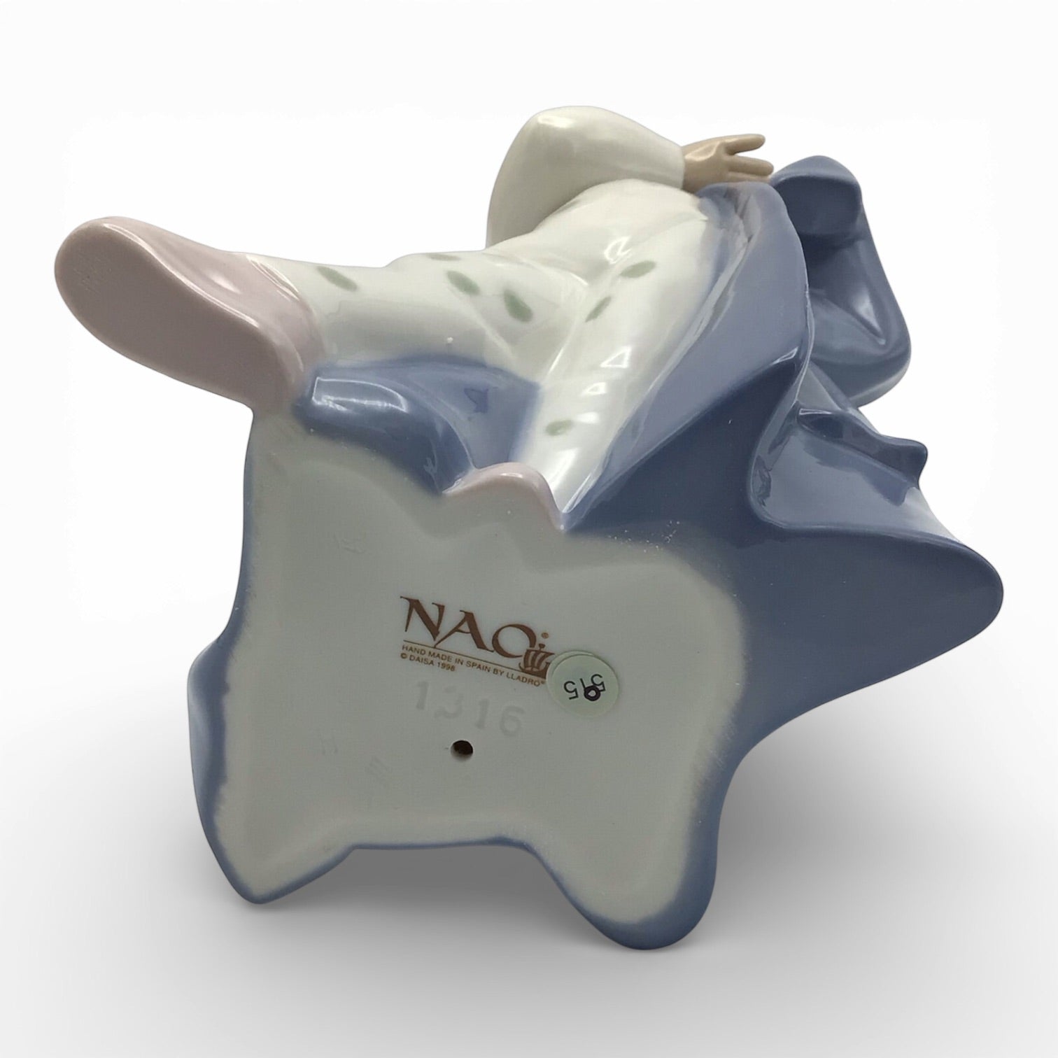 La Chaqueta de Papa 1316 Porcelain Figurine - NAO by Lladro Made in Spain