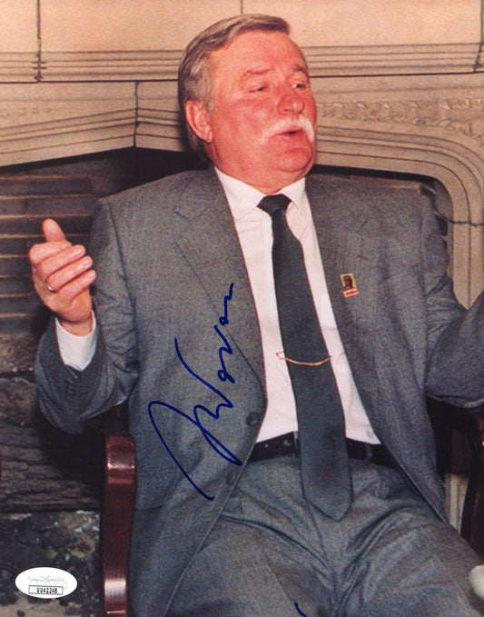 Lech Walesa Signed Photo 8x10 First Democratic President of Poland JSA PSA