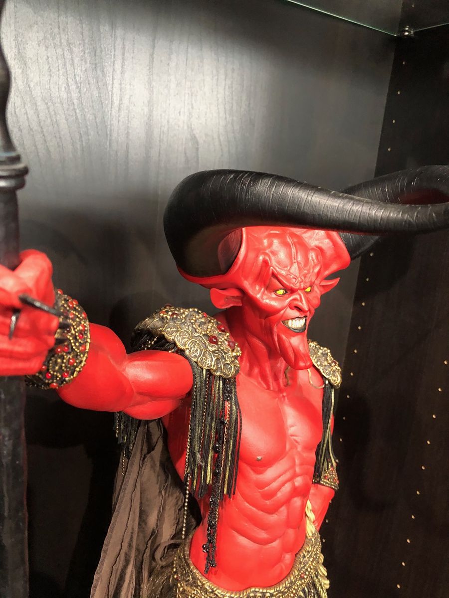 Legend's Lord of Darkness 1:3 Scale Statue