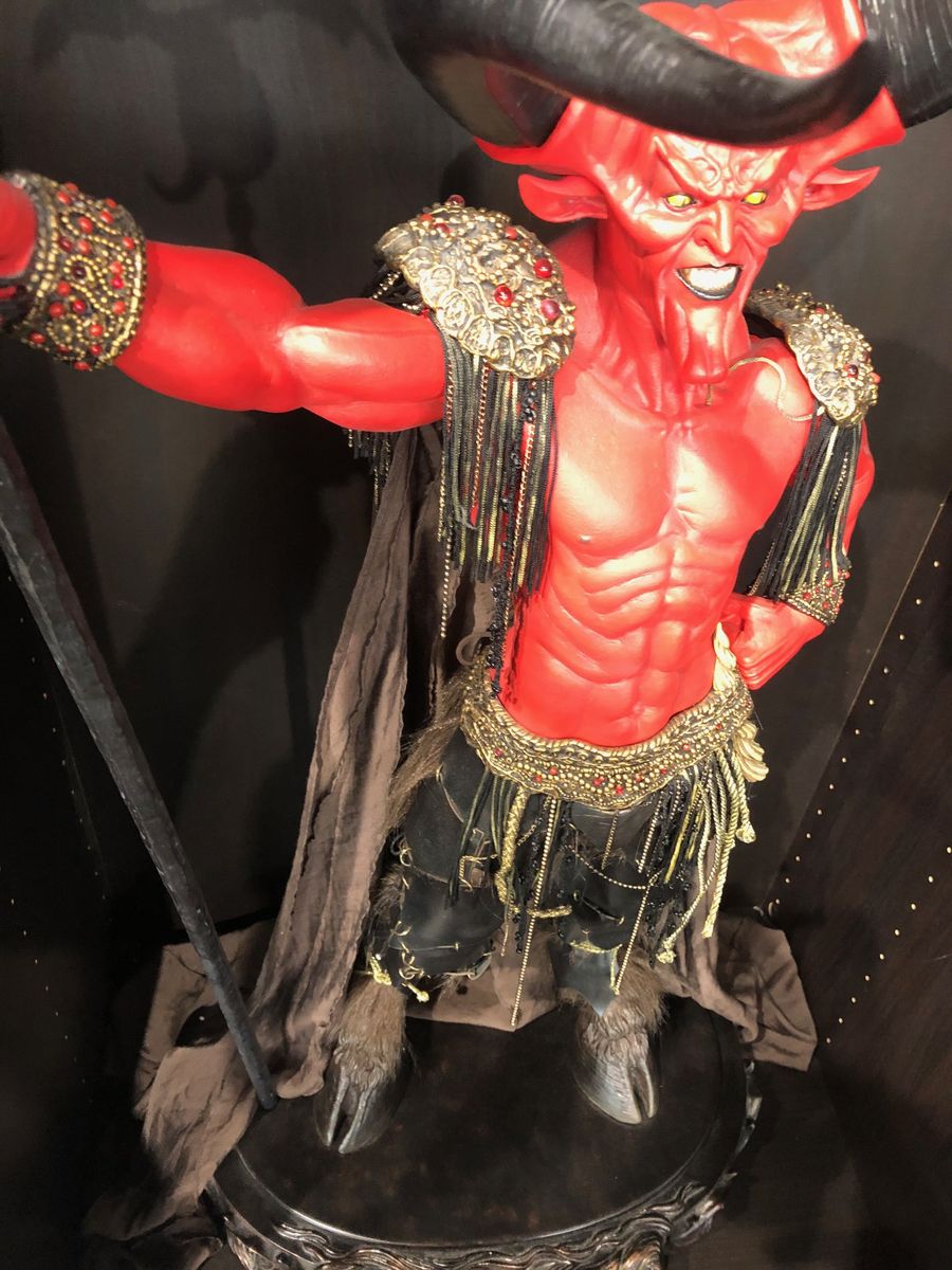 Legend's Lord of Darkness 1:3 Scale Statue