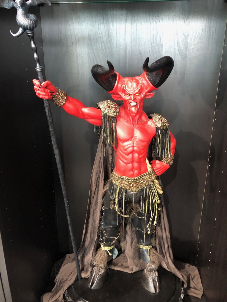Legend's Lord of Darkness 1:3 Scale Statue