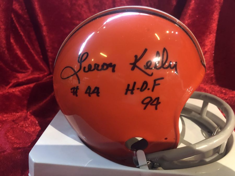 Leroy Kelly Browns Guaranteed Authentic Autographed Mini-helmet Shadowbox