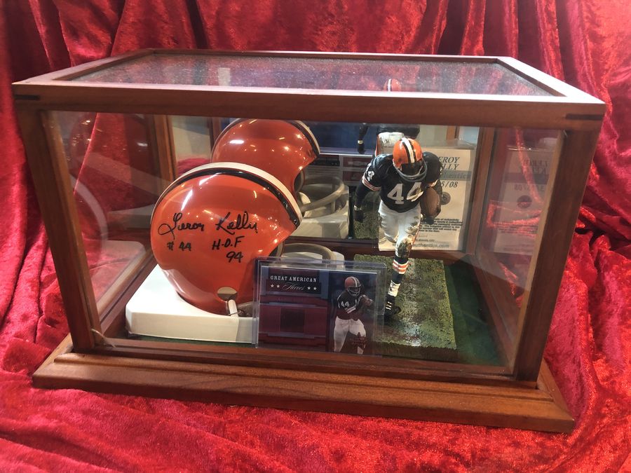 Leroy Kelly Browns Guaranteed Authentic Autographed Mini-helmet Shadowbox