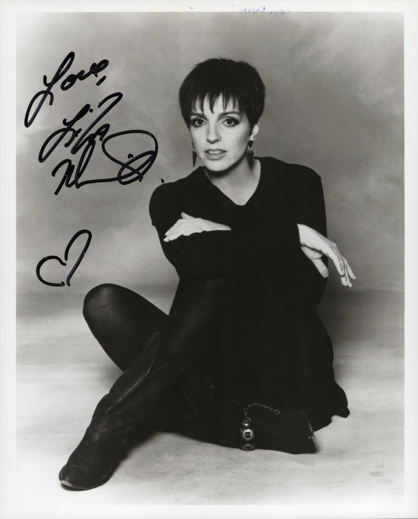 Liza Minnelli Signed Photo 8x10 B&W Personalized "Love" Broadway Star