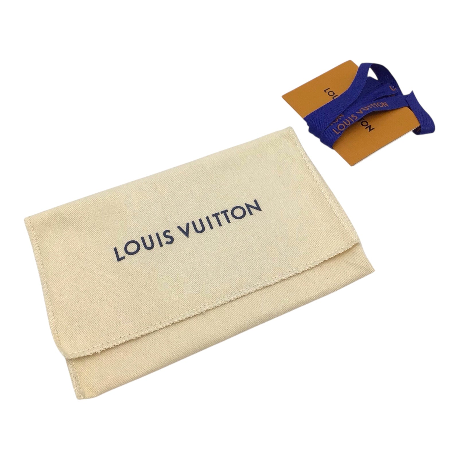 Louis Vuitton Passport Cover – Christmas 2021 Hollywood Animation (Vivienne, Like New)