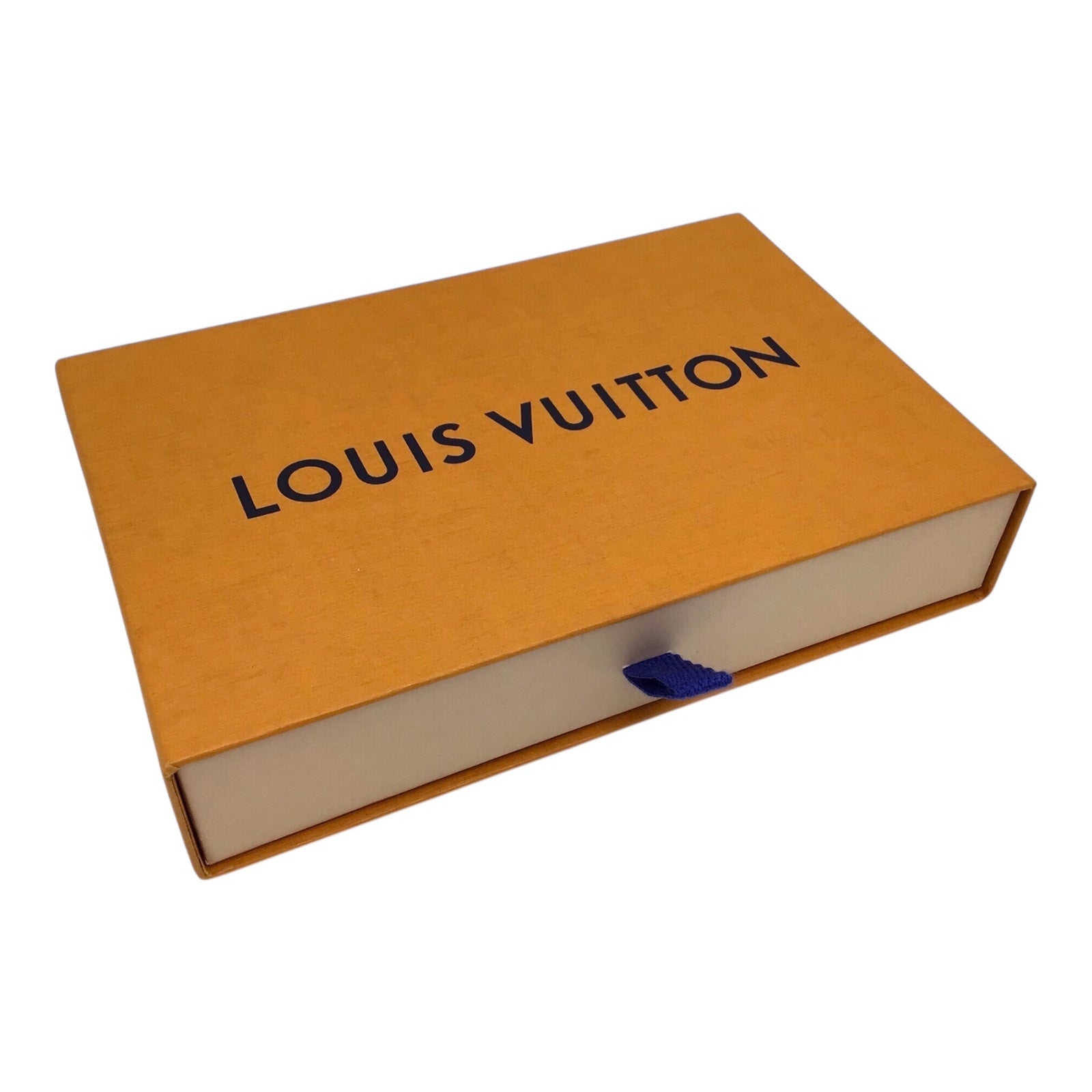 Louis Vuitton Passport Cover – Christmas 2021 Hollywood Animation (Vivienne, Like New)