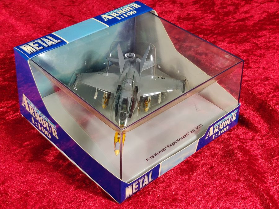 METAL Armour Collection 1:100 F-18 Hornet Eagle Noseart 5023 Diecast Toy NIB