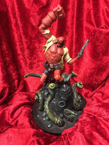 Mike Mignola's Hellboy - Bowen Designs Statue