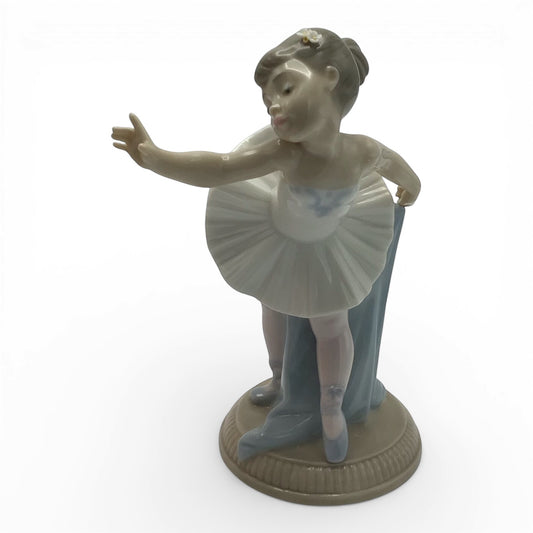 My First Bow Porcelain Figurine - NAO by Lladro Made in Spain