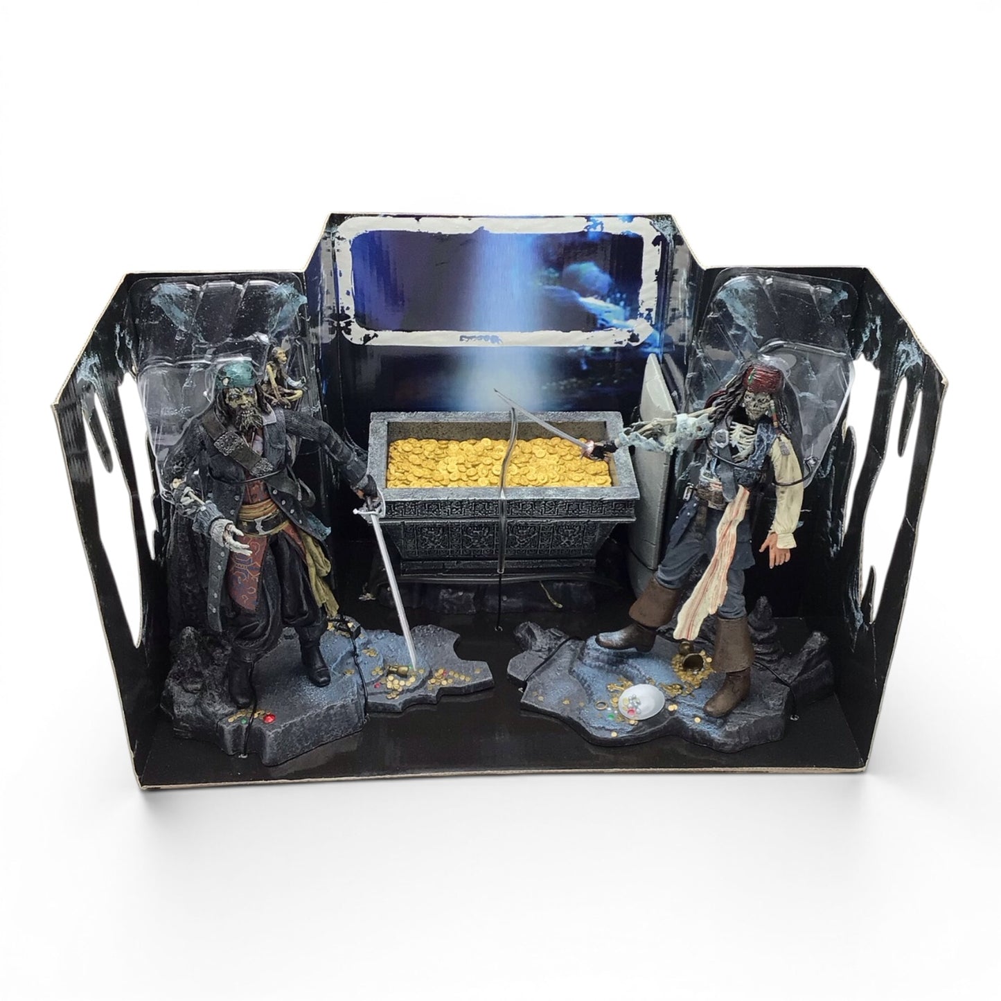 Pirates of the Caribbean - Cursed Barbossa vs Cursed Sparrow Diorama