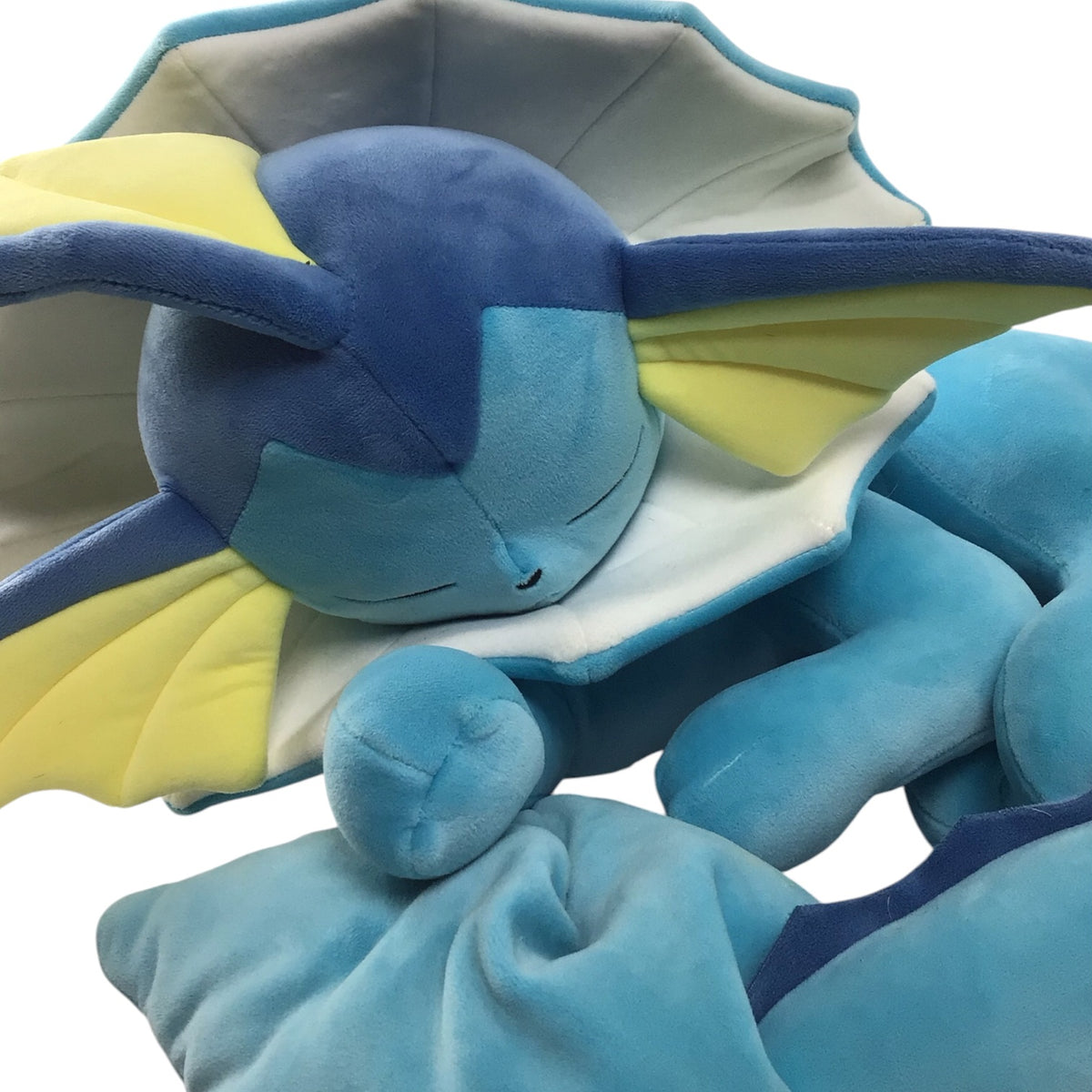 Pokemon 18" Sleeping Vaporeon Plush w/ Tag