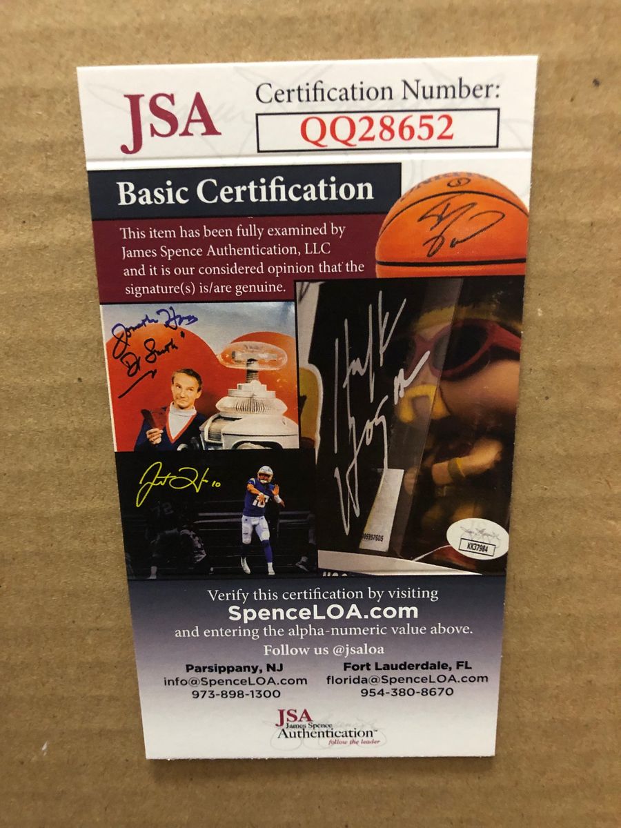 Raquel Welch autographed photo w/ JSA Certification