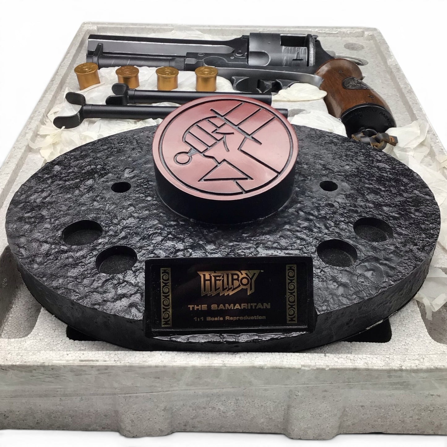 Sideshow Hellboy "The Samaritan" 1:1 Scale Prop Replica 10/1000