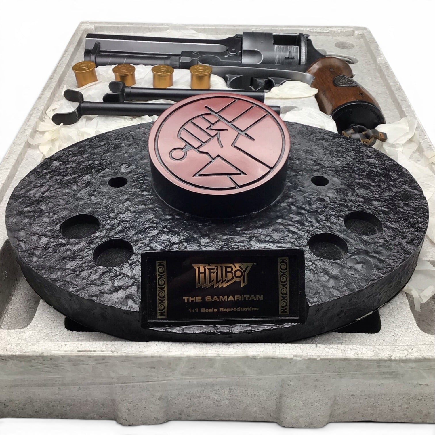 Sideshow Hellboy "The Samaritan" 1:1 Scale Prop Replica 10/1000